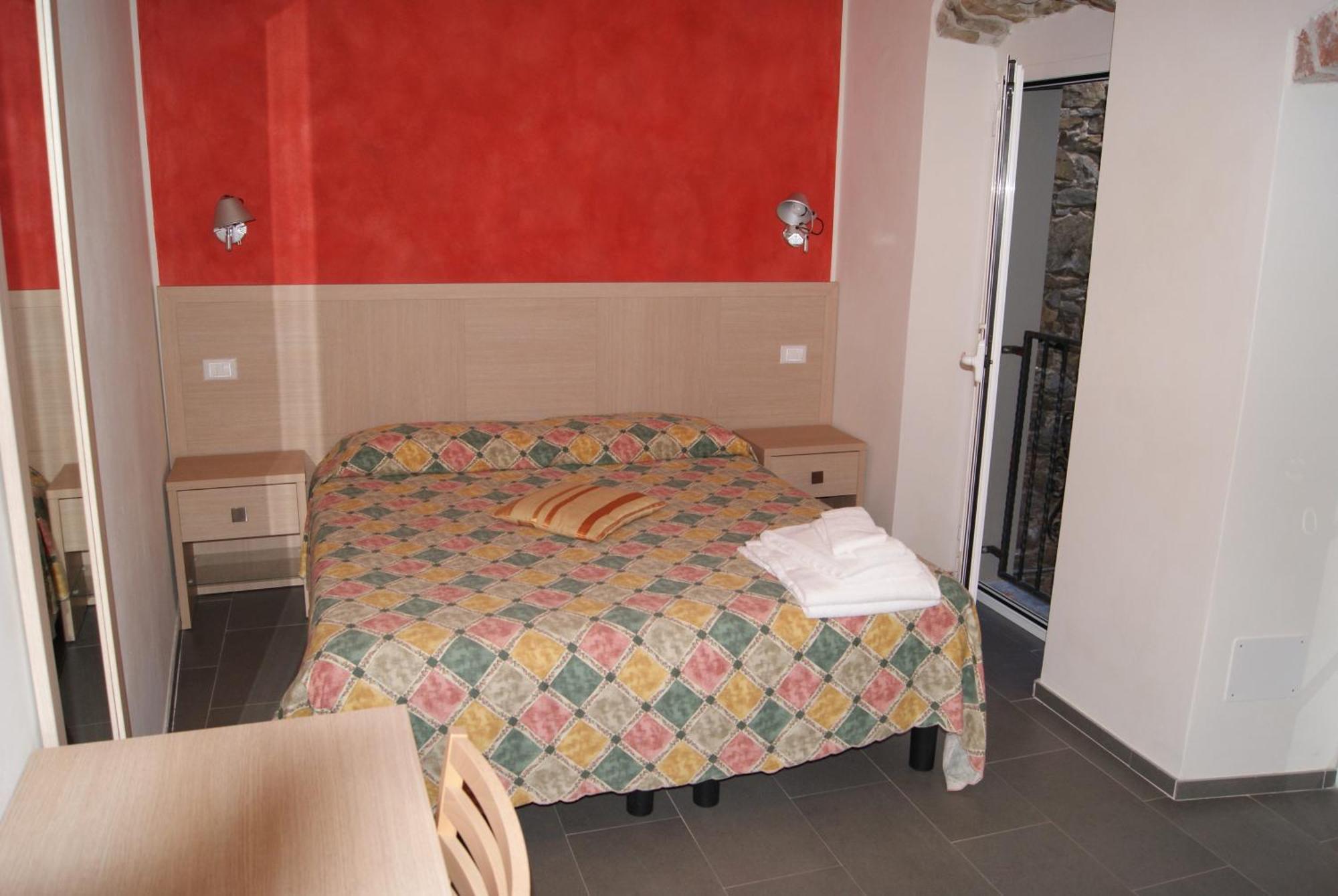 ריומאג'ורה Hotel La Zorza מראה חיצוני תמונה